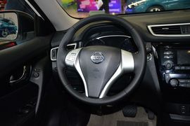 2015款日产奇骏2.5L