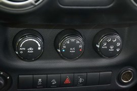2015款Jeep牧马人四门版3.0L撒哈拉