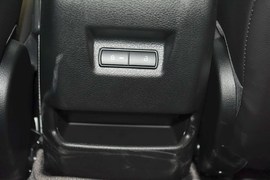 2015款福特福克斯三厢1.0L