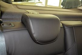 2015款福特福克斯三厢1.0L