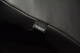 2015款福特福克斯三厢1.0L