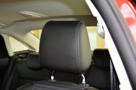 2015款福特福克斯三厢1.0L