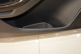 2015款福特福克斯三厢1.0L