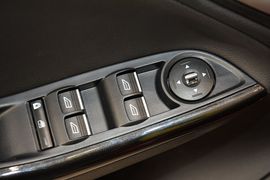 2015款福特福克斯三厢1.0L