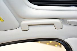 2015款福特福克斯三厢1.0L