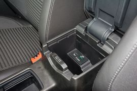 2015款福特福克斯三厢1.0L