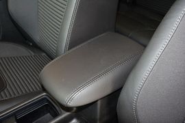 2015款福特福克斯三厢1.0L