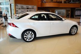 2015款雷克萨斯IS200t领先版