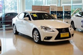 2015款雷克萨斯IS200t领先版