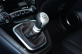 2015款哈弗H6升级版1.5T手动两驱精英型