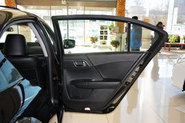 2015款本田雅阁2.0L