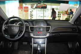2015款本田雅阁2.0L
