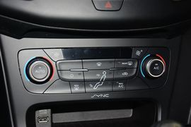 2015款福特福克斯ST