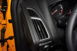 2015款福特福克斯ST