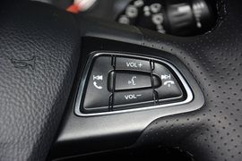 2015款福特福克斯ST