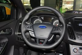 2015款福特福克斯ST