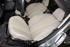 2013款马自达Mazda5