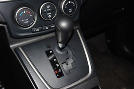 2013款马自达Mazda5