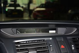 2013款马自达Mazda5
