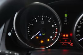 2013款马自达Mazda5