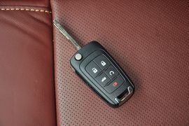 2013款别克全新君越2.4L