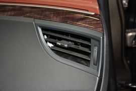 2013款别克全新君越2.4L