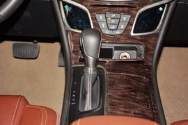 2013款别克全新君越2.4L