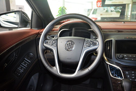 2013款别克全新君越2.4L