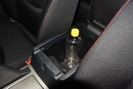 2015款马自达睿翼轿跑车2.0L手自一体精英版到店实拍