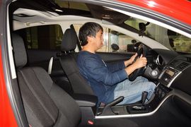 2015款马自达睿翼轿跑车2.0L手自一体精英版到店实拍