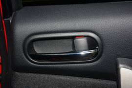 2015款马自达睿翼轿跑车2.0L手自一体精英版