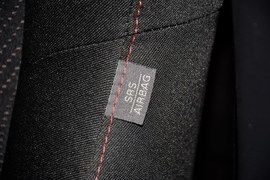 2015款马自达睿翼轿跑车2.0L手自一体精英版