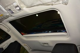 2015款马自达睿翼轿跑车2.0L手自一体精英版