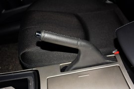 2015款马自达睿翼轿跑车2.0L手自一体精英版