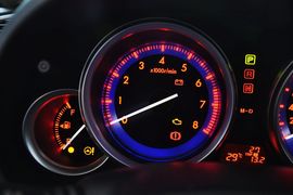 2015款马自达睿翼轿跑车2.0L手自一体精英版