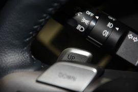 2015款马自达睿翼轿跑车2.0L手自一体精英版