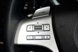 2015款马自达睿翼轿跑车2.0L手自一体精英版