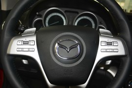 2015款马自达睿翼轿跑车2.0L手自一体精英版