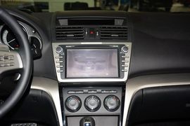 2015款马自达睿翼轿跑车2.0L手自一体精英版