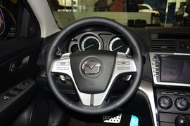 2015款马自达睿翼轿跑车2.0L手自一体精英版