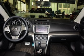 2015款马自达睿翼轿跑车2.0L手自一体精英版