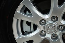 2015款马自达睿翼轿跑车2.0L手自一体精英版