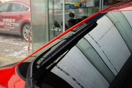 2015款马自达睿翼轿跑车2.0L手自一体精英版