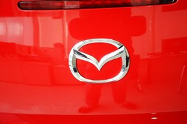 2015款马自达睿翼轿跑车2.0L手自一体精英版
