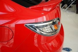 2015款马自达睿翼轿跑车2.0L手自一体精英版