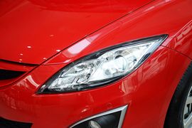 2015款马自达睿翼轿跑车2.0L手自一体精英版