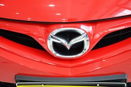 2015款马自达睿翼轿跑车2.0L手自一体精英版