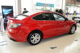 2015款马自达睿翼轿跑车2.0L手自一体精英版