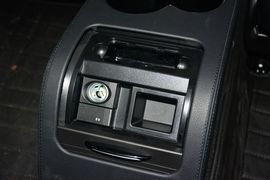 2015款奔驰E200L改款