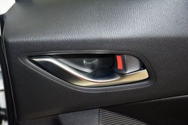 2016款马自达3Axela昂克赛拉三厢2.0L自动运动型